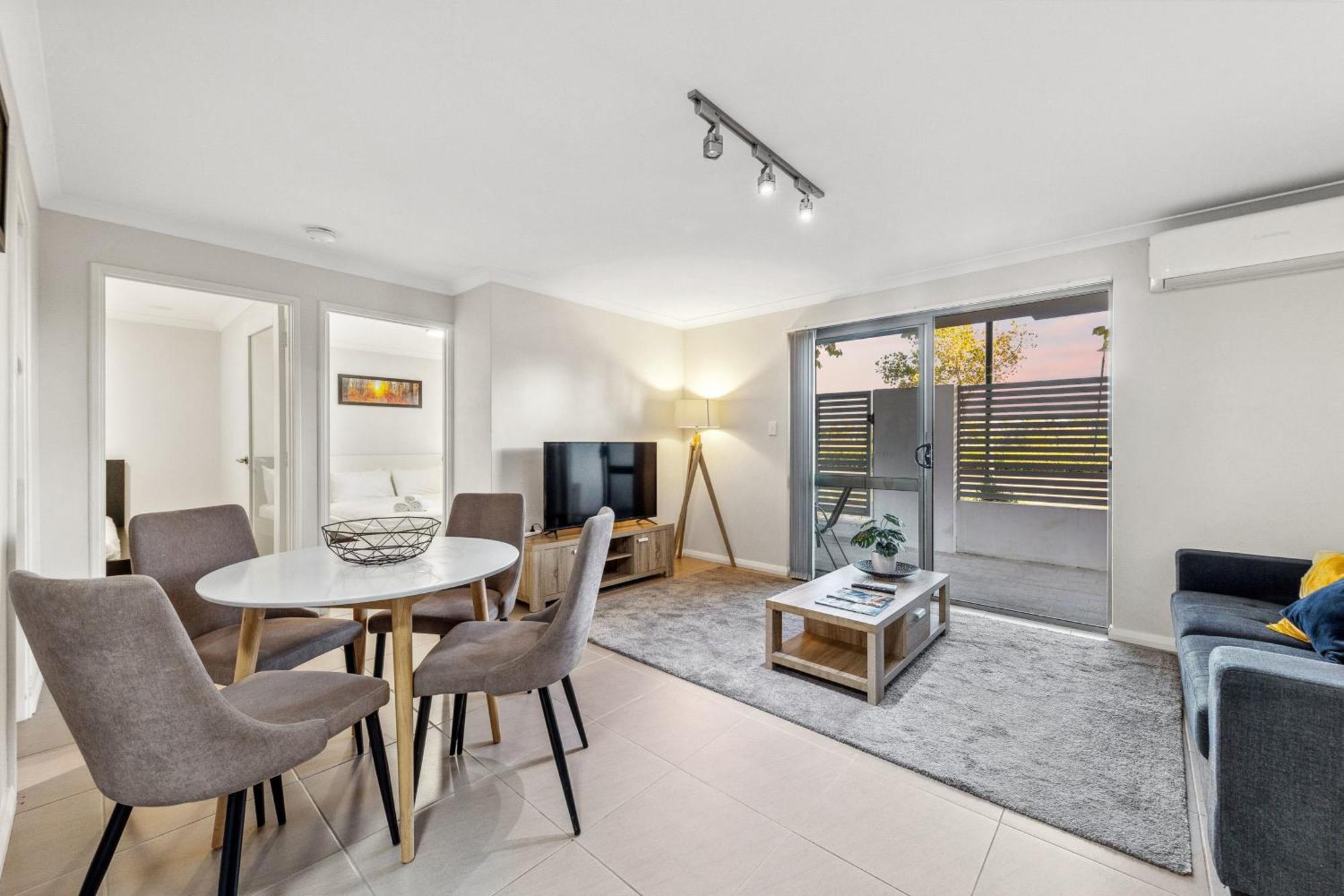 Yaran Suites Rockingham Eksteriør billede