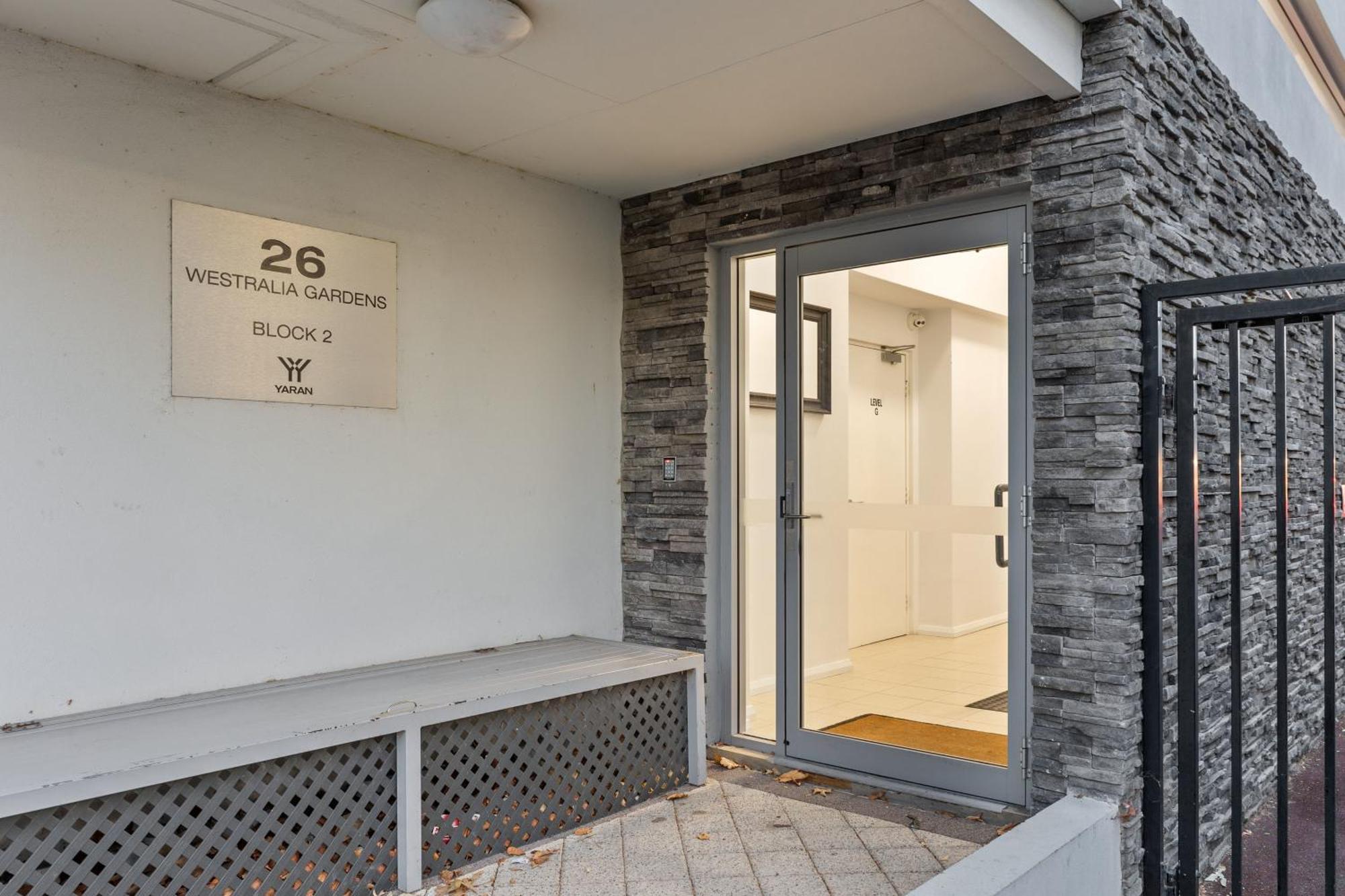 Yaran Suites Rockingham Eksteriør billede