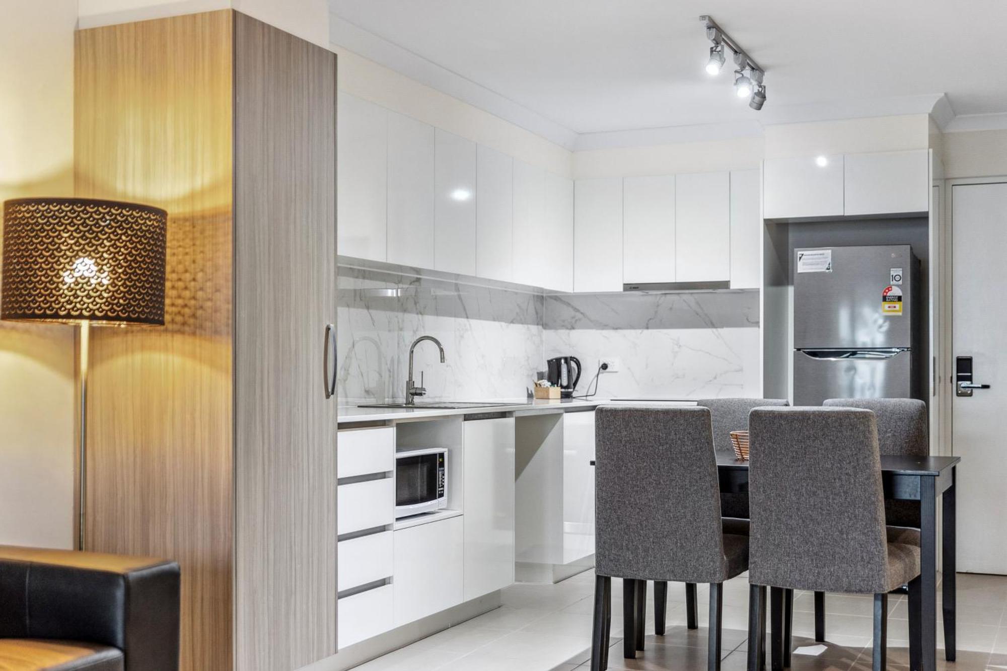 Yaran Suites Rockingham Eksteriør billede