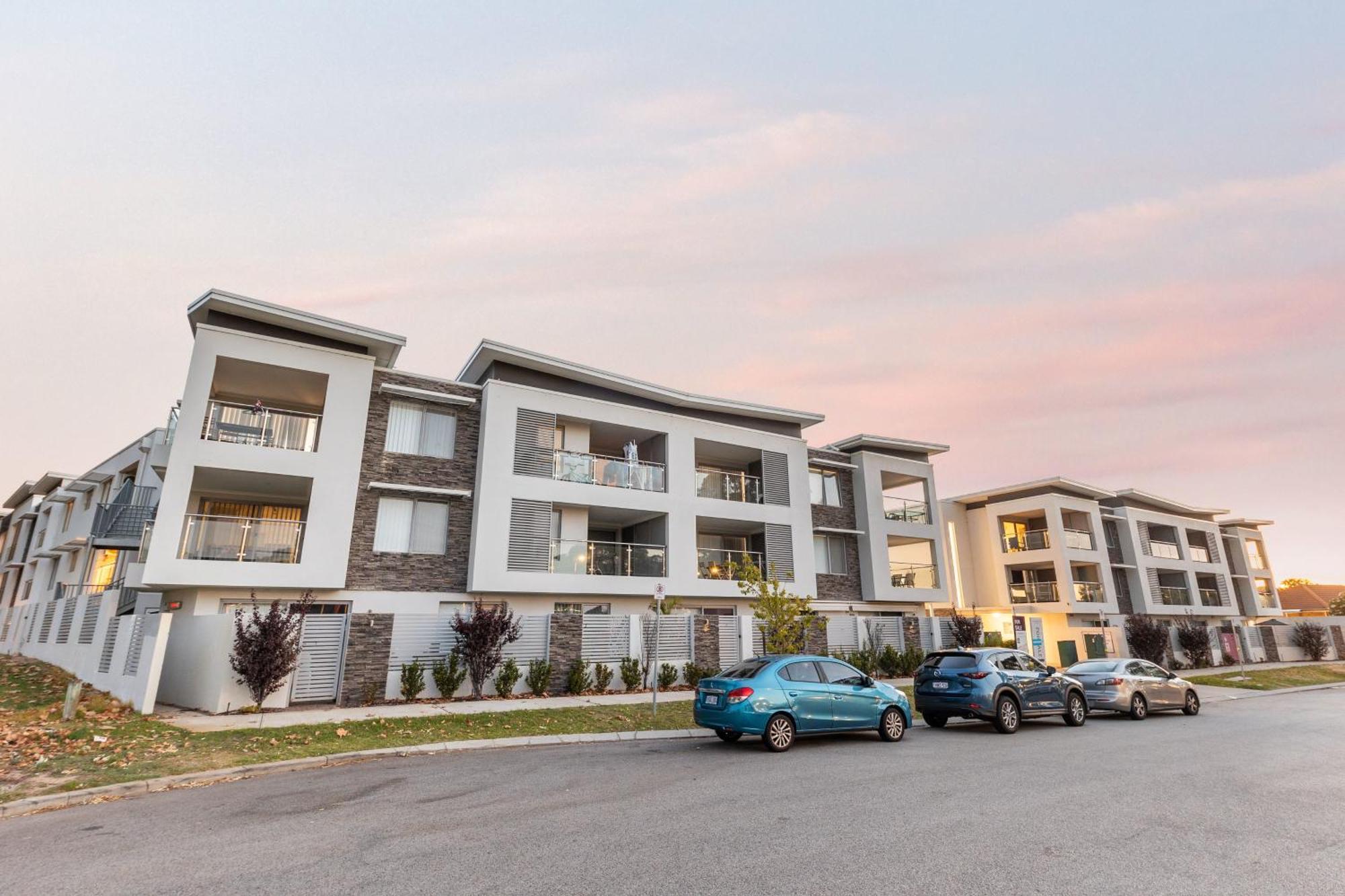 Yaran Suites Rockingham Eksteriør billede