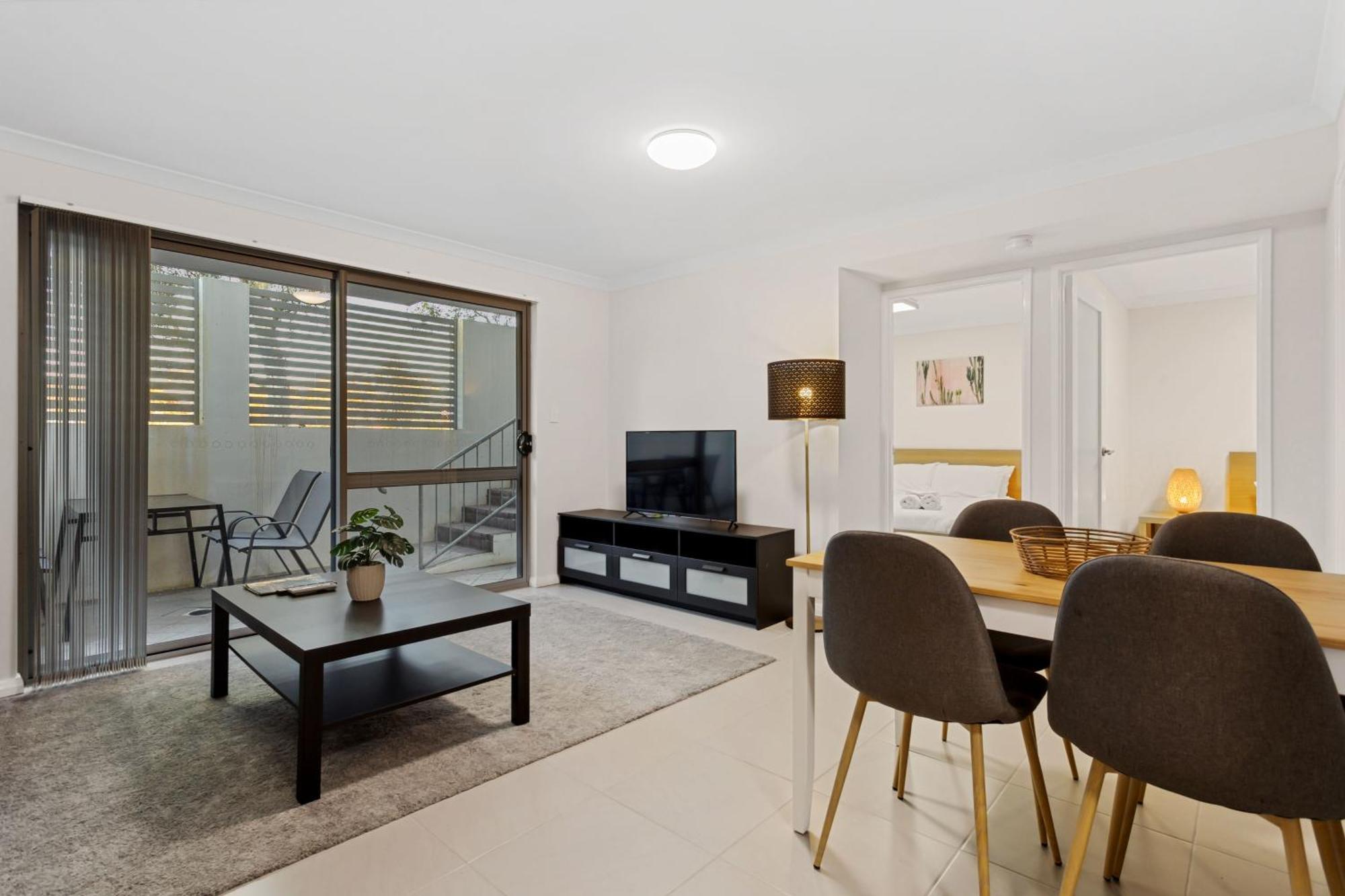 Yaran Suites Rockingham Eksteriør billede
