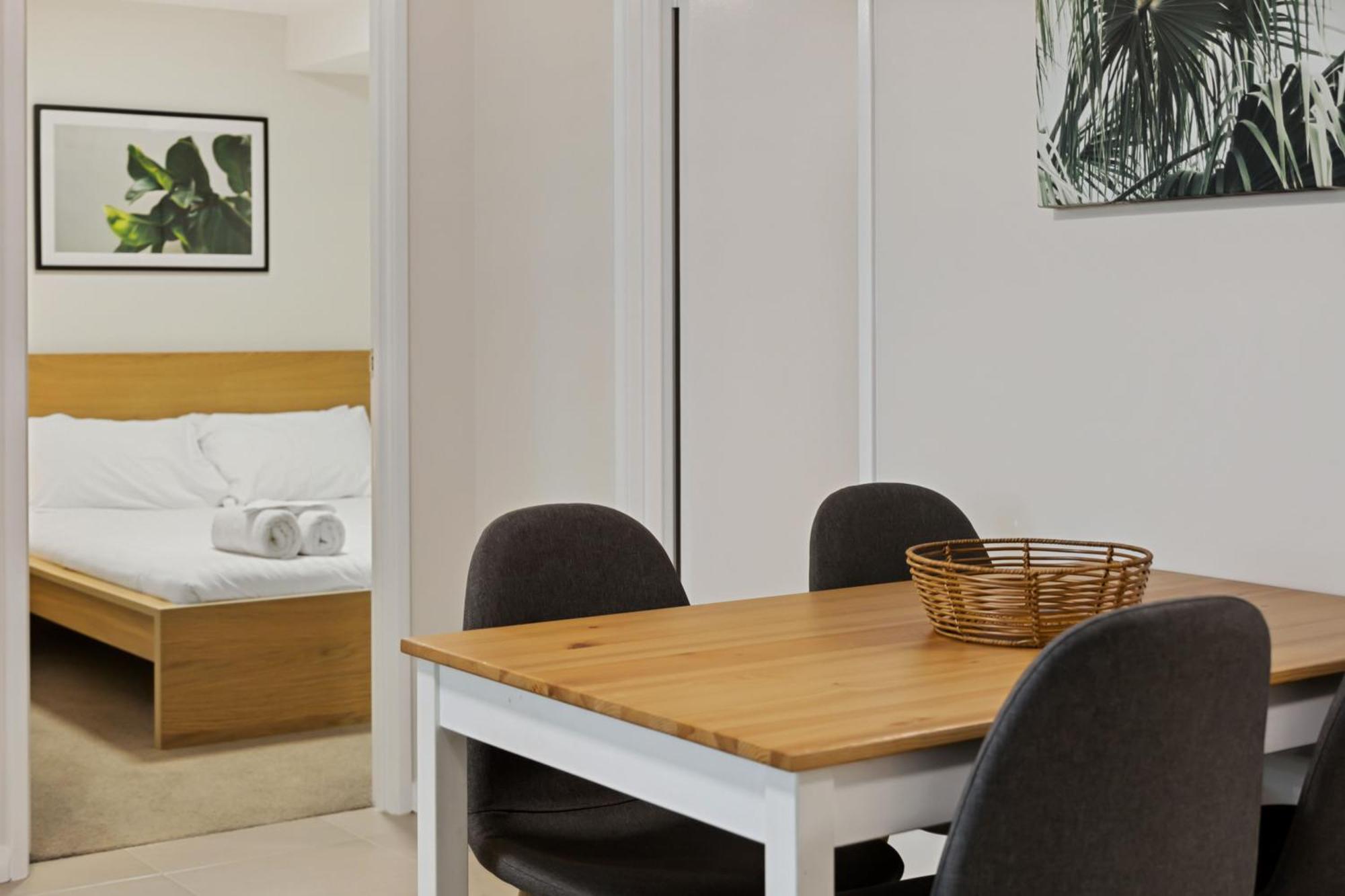 Yaran Suites Rockingham Eksteriør billede
