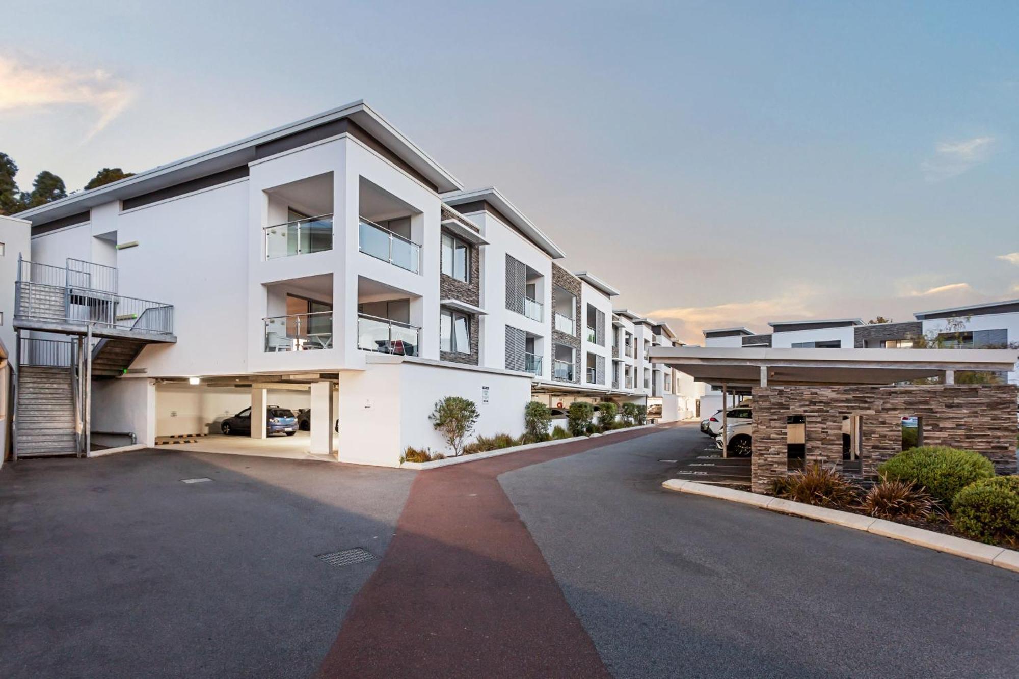 Yaran Suites Rockingham Eksteriør billede