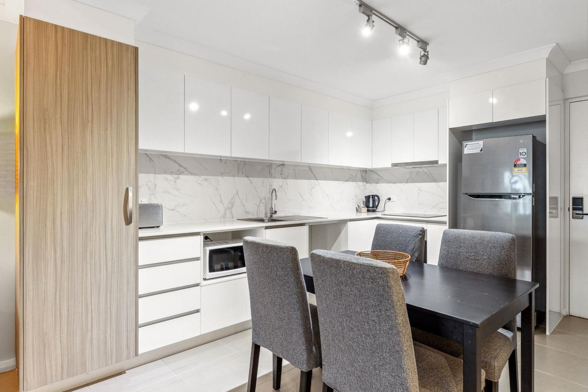 Yaran Suites Rockingham Eksteriør billede